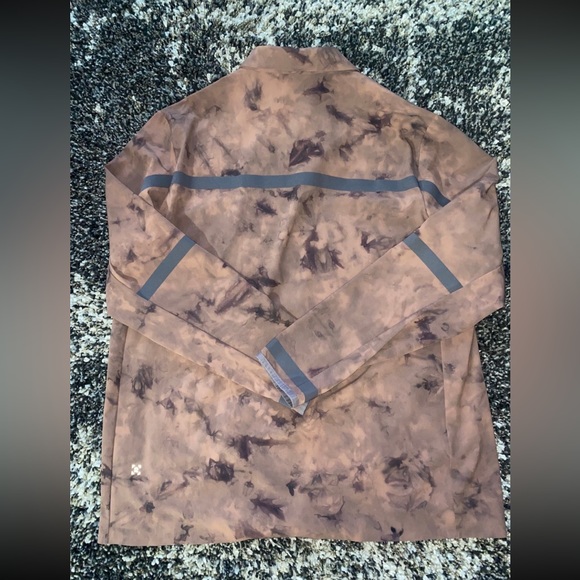 Lululemon x Robert Geller Take The Moment Collared LS! - Picture 3 of 6